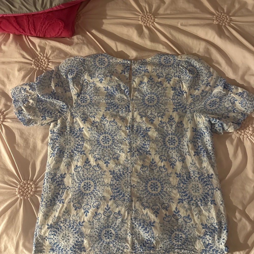 Lilly Pulitzer Blue and White Short Sleeve Boxy Blouse